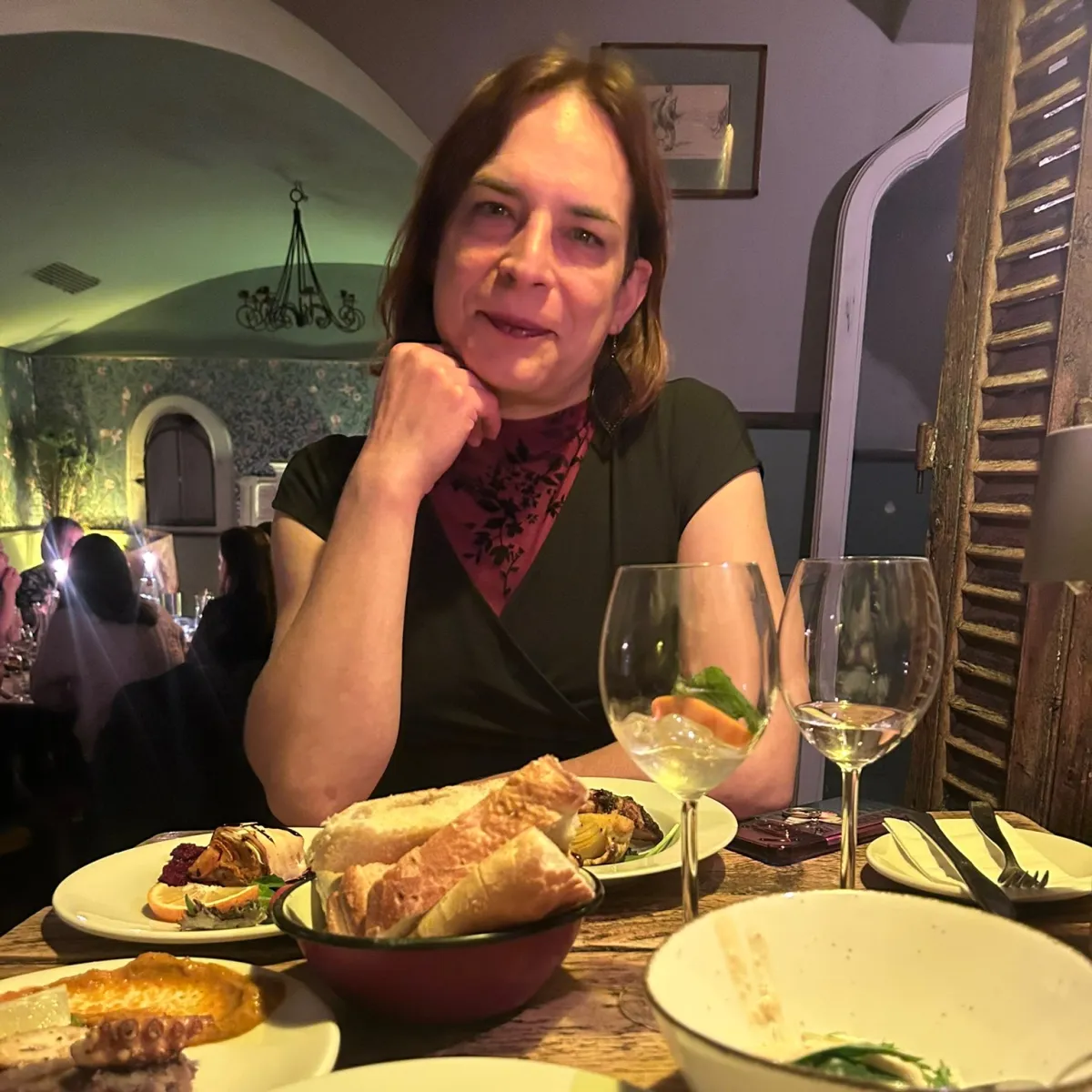 independent dinner companion trans escort joy